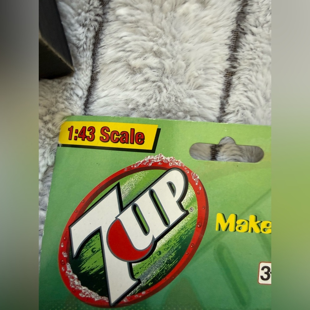 7UP Die-Cast Model Boat - Picture 2 of 5